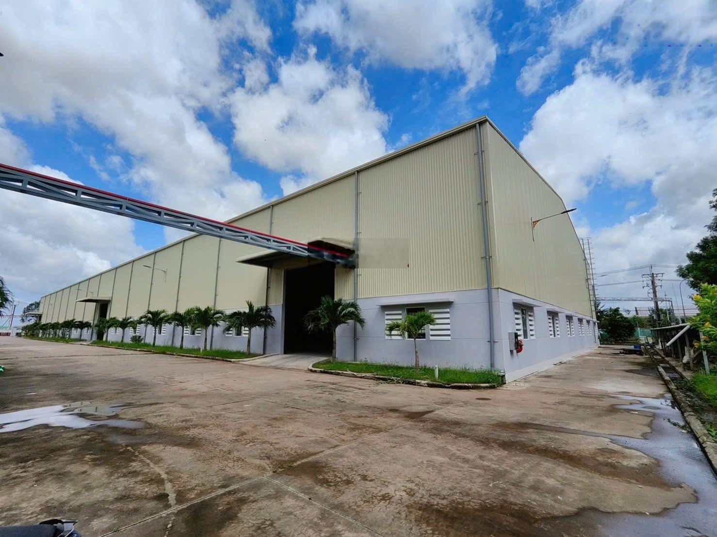 Cho thuê 6500m2 kho xưởng Nguyễn Văn bứa