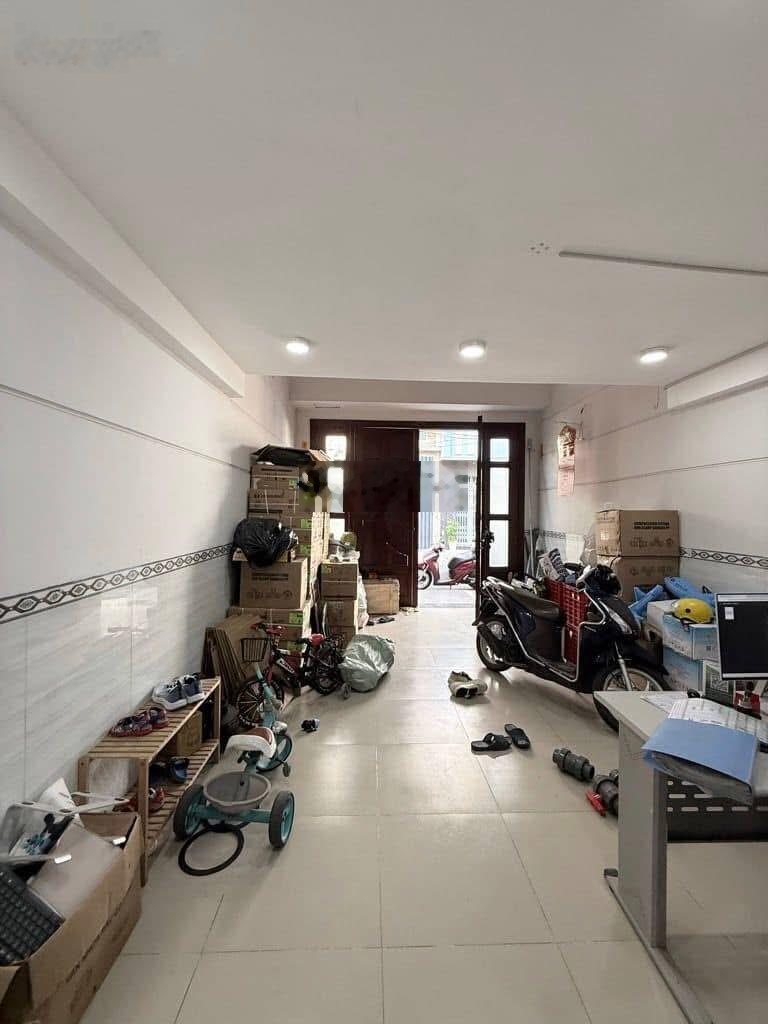 Hẻm một trục 8m xe hơi tránh - dt(4*15 )-4 tầng -giá 9.1 tỷ(tl).