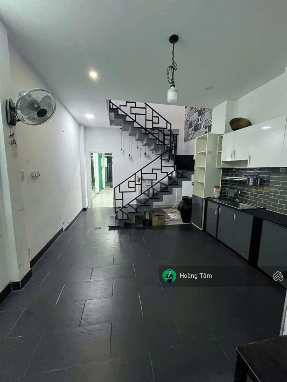 Cho thuê nhà mới, hẻm xe hơi, khu thời trang Lê Văn Sỹ, Quận 3, DT:4x15m, trệt 2 lầu, giá 28tr/th