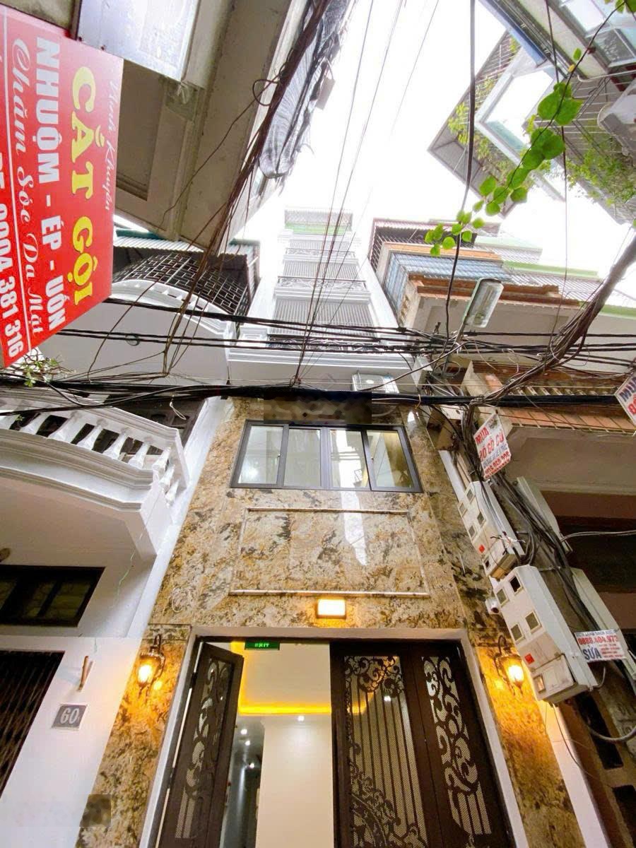 Nhanh! Bán nhà Văn Tiến Dũng, Cầu Diễn, thang máy, gần ô tô, DT: 45m2x5T, MT: 4,5m, 8tỷ