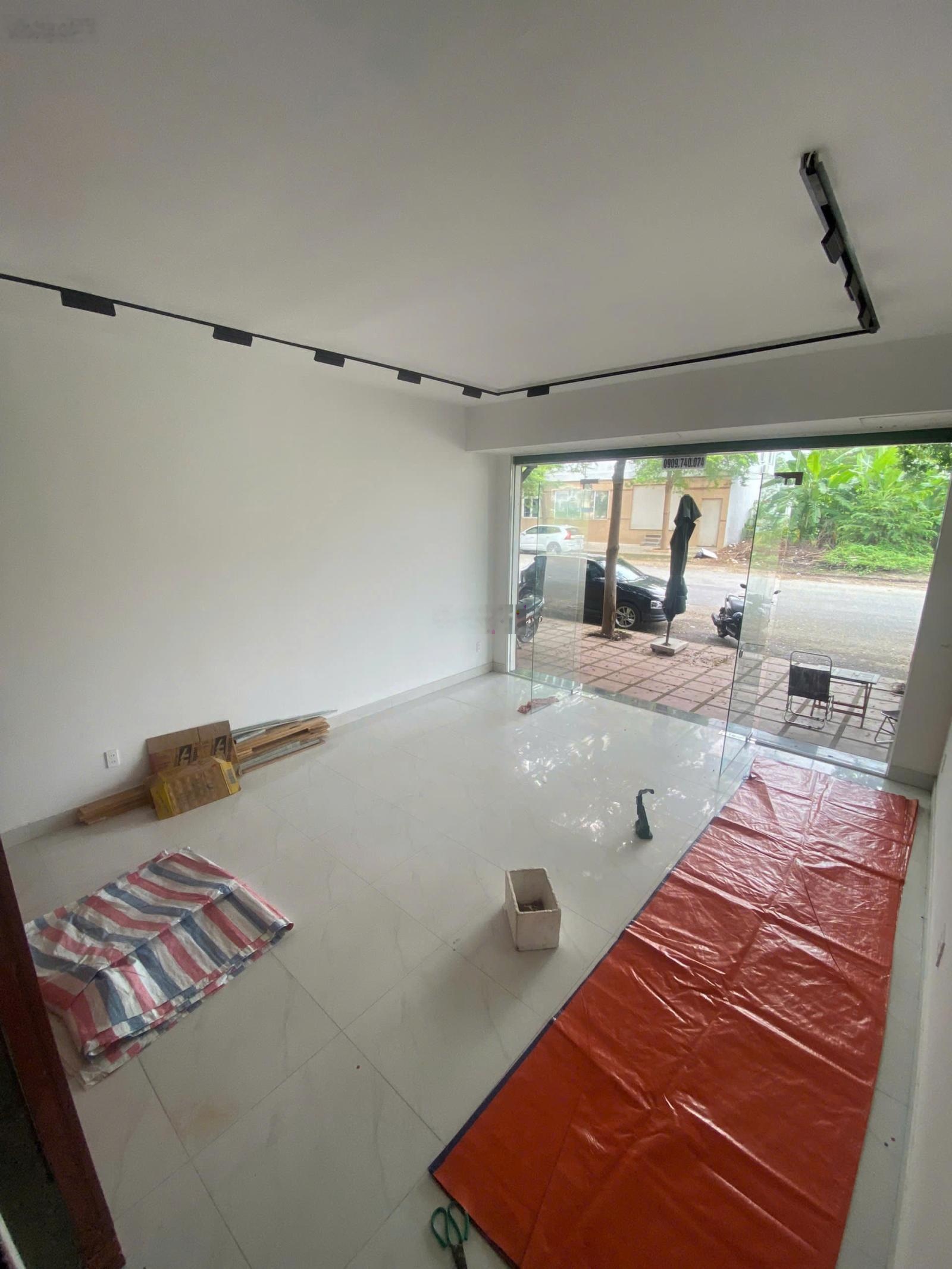 Cho thuê mặt bằng kinh doanh 1 trệt 1 lầu khu Đảo Kim Cương giá chỉ 15tr, setup ngay kinh doanh!