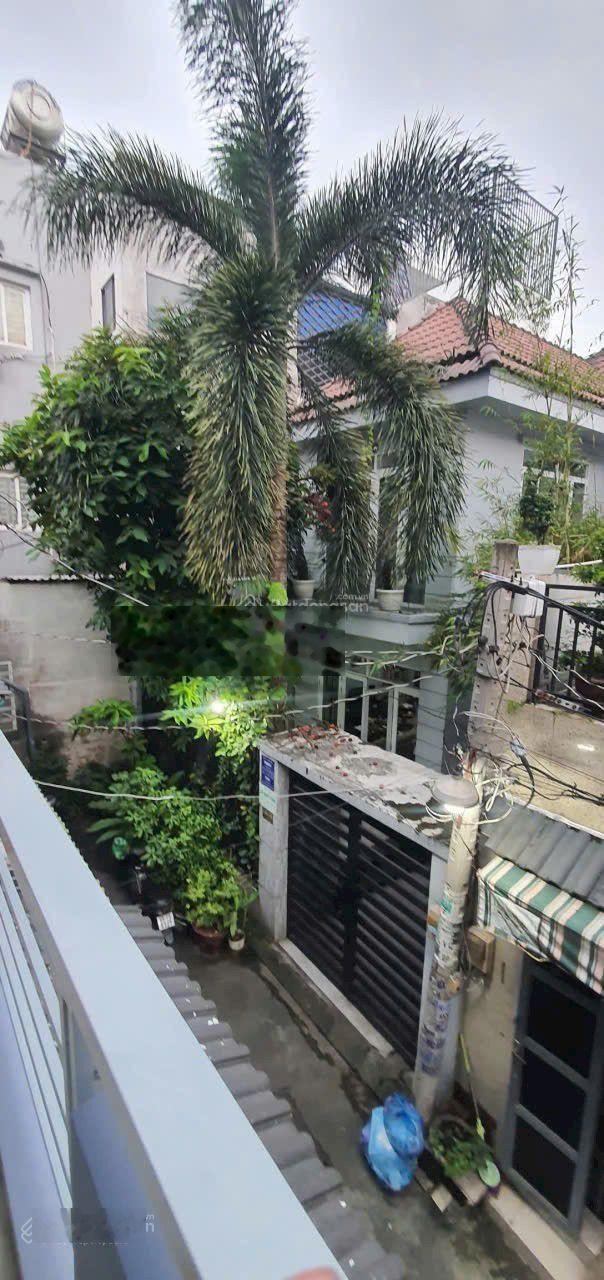 Nhà ngay chợ lê văn qưới - 2 tầng 4x8m - hẻm xe hơi - ngay 4 xã, giáp tân phú