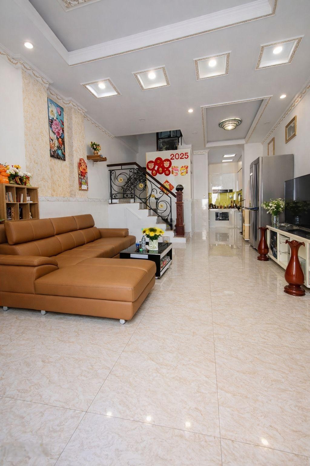 Bán nhà hxh bùi minh trực, p.6, q8, 4l, 5pn, full nội thất, chỉ 9.4tỷ