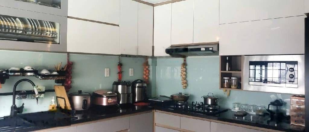 Bán gấp nhà Chu Văn An ngay học viên Cán Bộ - Bình Thạnh. đang có dòng tiền gần 50tr/năm.
