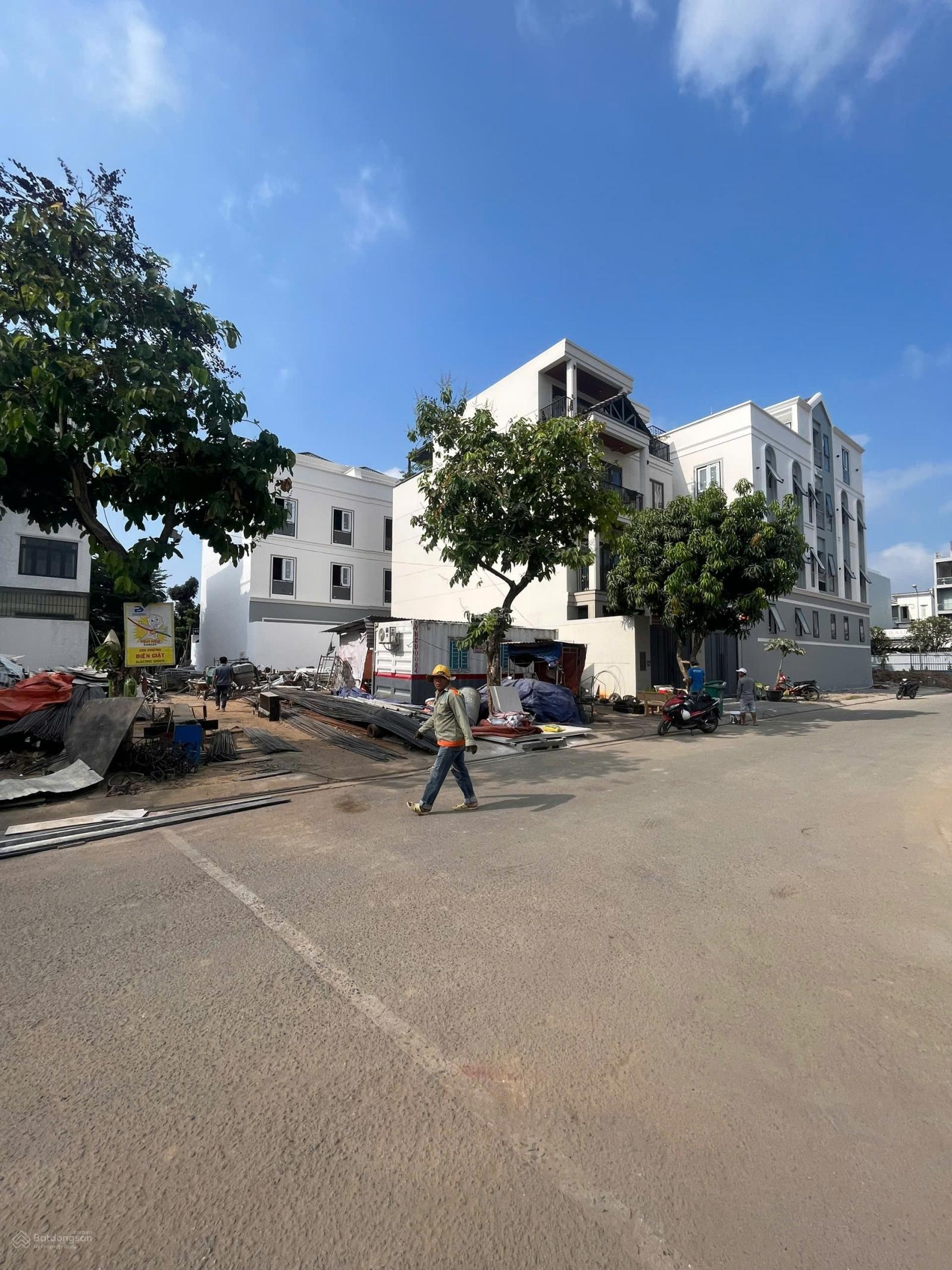 Bán đất đẹp khu tân tao đường nguyễn hoàng APAK quận 2. Dt: 7x18m. Giá : 37.5 tỷ