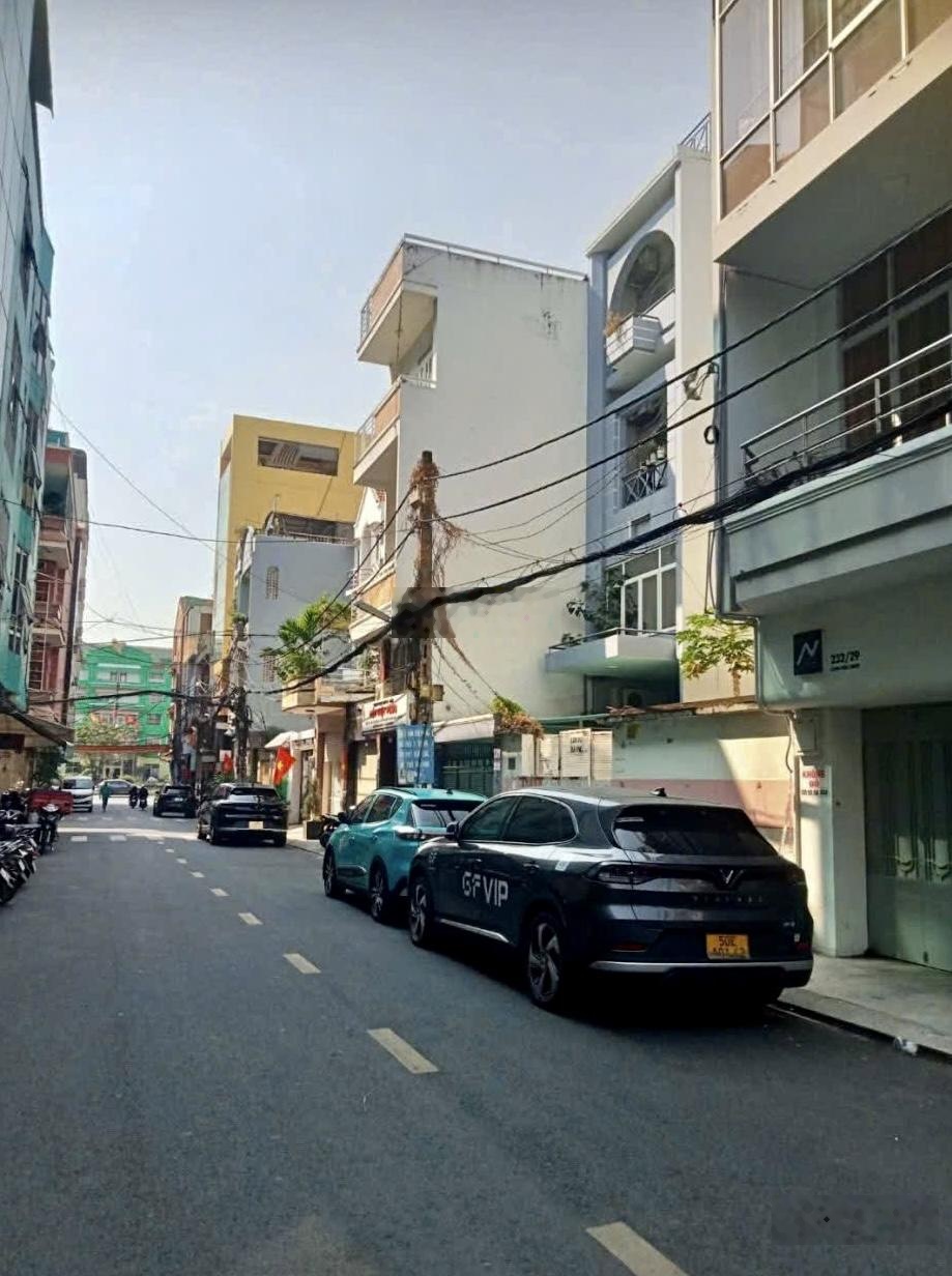 Nhà mặt phố Cộng Hòa, giá cực chất 10,5 tỷ, 53m2, 4PN, 4WC,