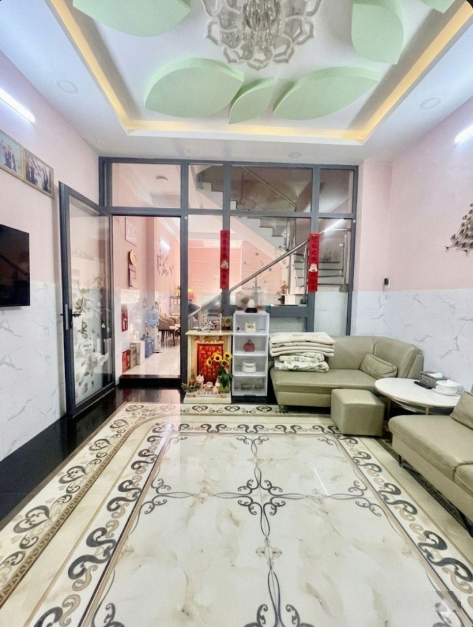 Nhà Giá tốt 4 Tầng Xe Hơi Thông- Chủ Gấp Bán