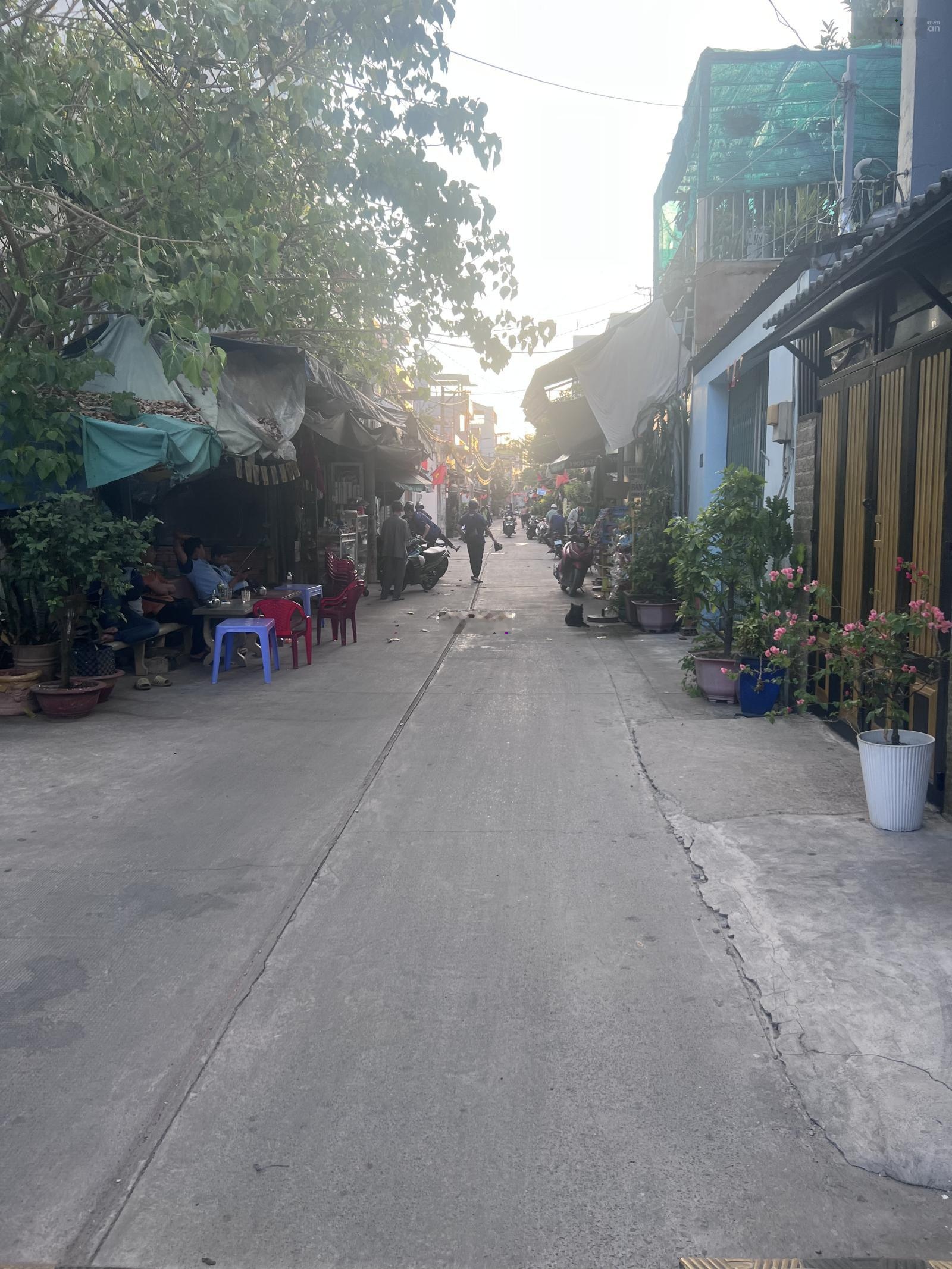 Cho thuê đất trống Quận Bình Tân (500m2). Nằm kế trục đường chính Võ Văn Kiệt, hẻm rẽ vào