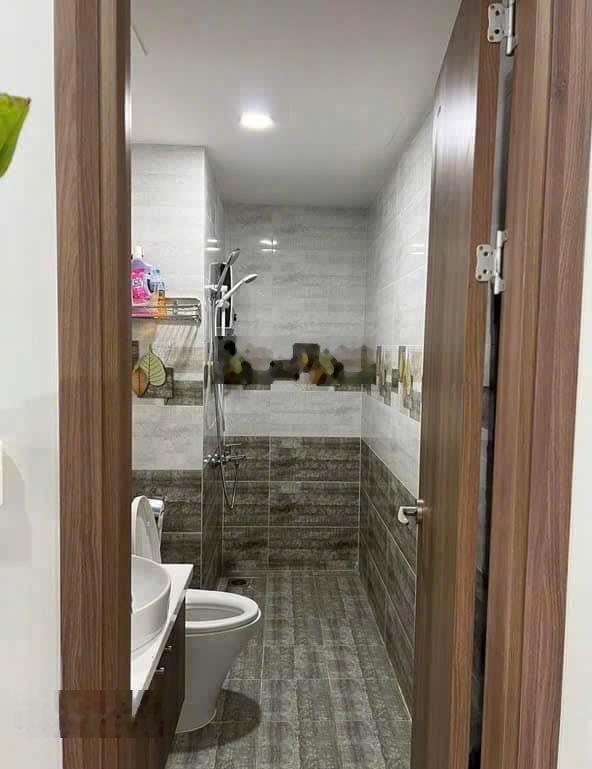 Cần bán căn hộ Biconsi Tower Chợ Đình Phú Lợi 2PN 2WC DT 60m2 Giá 2 tỷ 1 tầng cao hướng đông nam