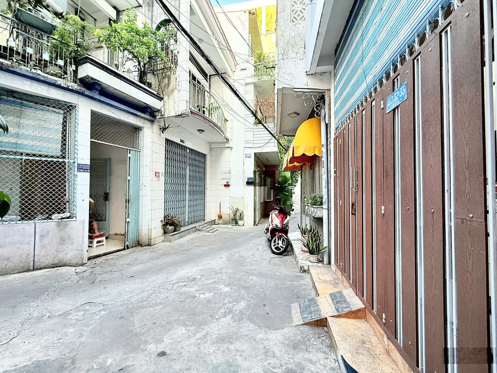 KHU SANG GIÁ TỐT! Lê Văn Sỹ - 2 tầng ch Lỉ 6,3 tỷ sổ hồng giao ngay LH : Mr Trung 0971 291 ***