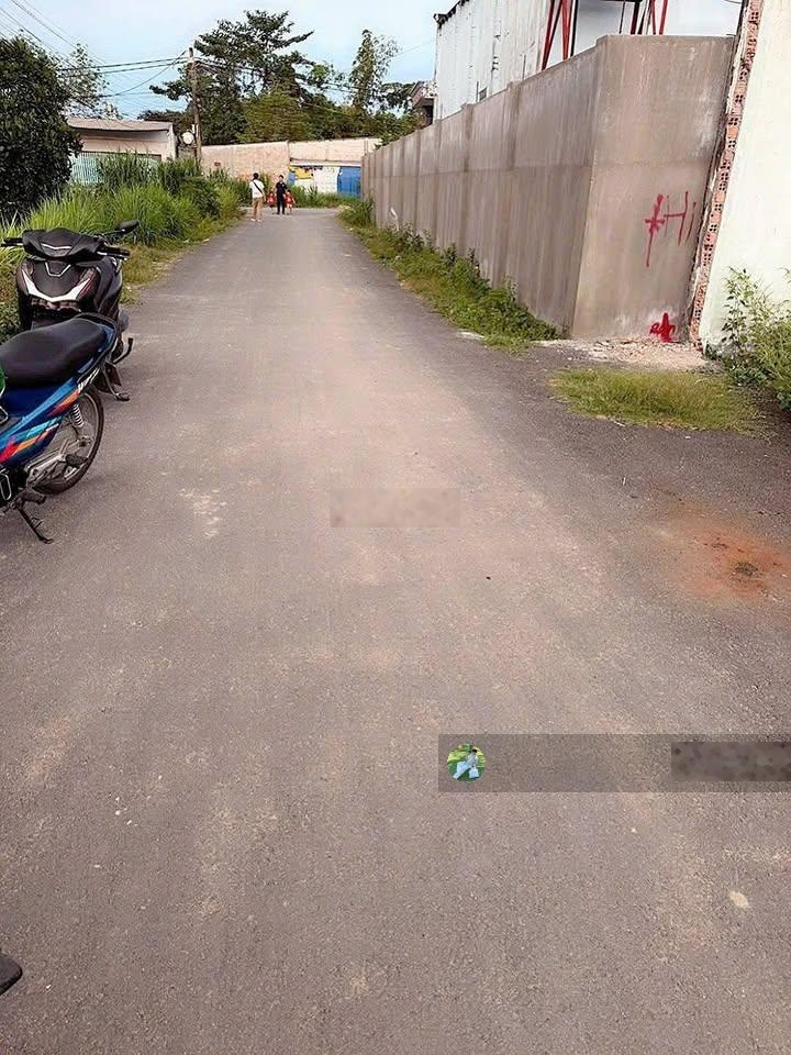 Chủ về quê nên bán lại lô đất Đ Nguyễn Văn Hoài , Tân An Hội , Giá 1 tỷ , SHR , DT 125m2(ngang 5m)