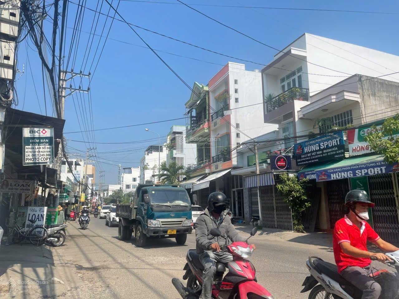 Bán đất hẻm ô tô đường Nguyễn Khuyến giá rẻ, cách biển chỉ 1km, sổ đỏ thổ cư 100%, nhiều tiện ích