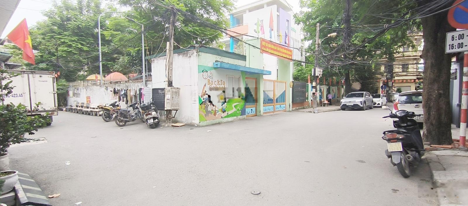 Bán nhà phân lô - lô góc 3 mặt tiền - ô tô dừng đỗ ngày đêm - 125m - 38,4 tỷ