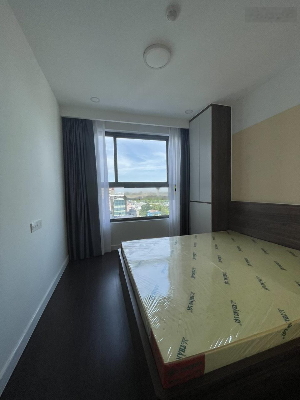 CC Golden Mansion cần cho thuê 2PN khu sân bay 119 Phổ Quang, LH em 0973720760