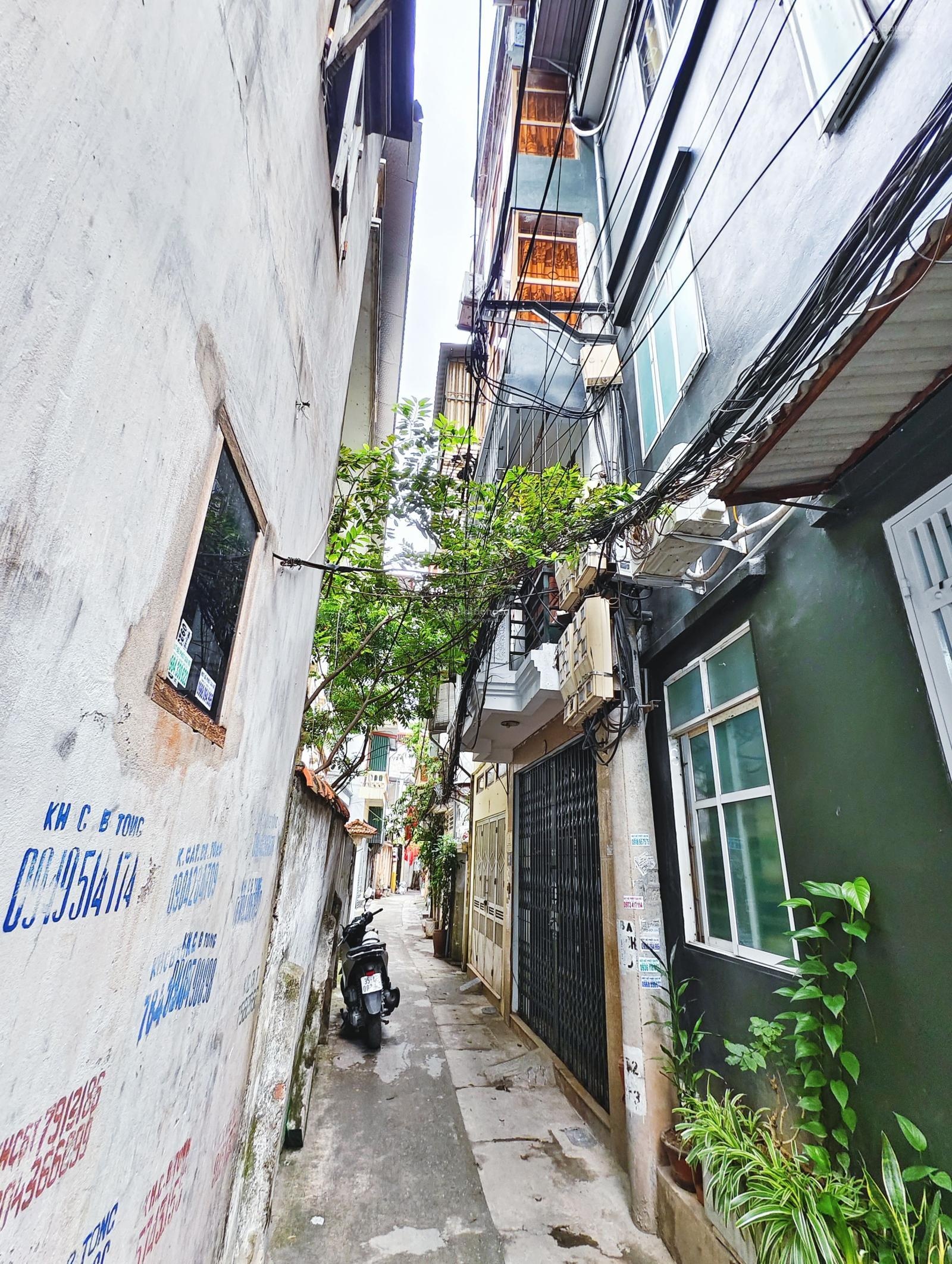 Bán NR 30m2, 5T, nhà dân f0, 50m ra mặt phố, 55m ra hồ tây, 7,5 tỷ tại Lạc Long Quân, Bưởi, Tây Hồ