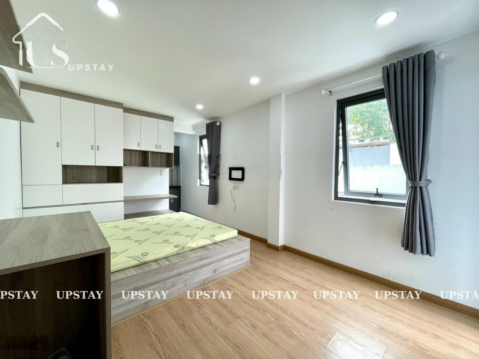 Studio ban công, cửa sổ chill chill ngay q10
