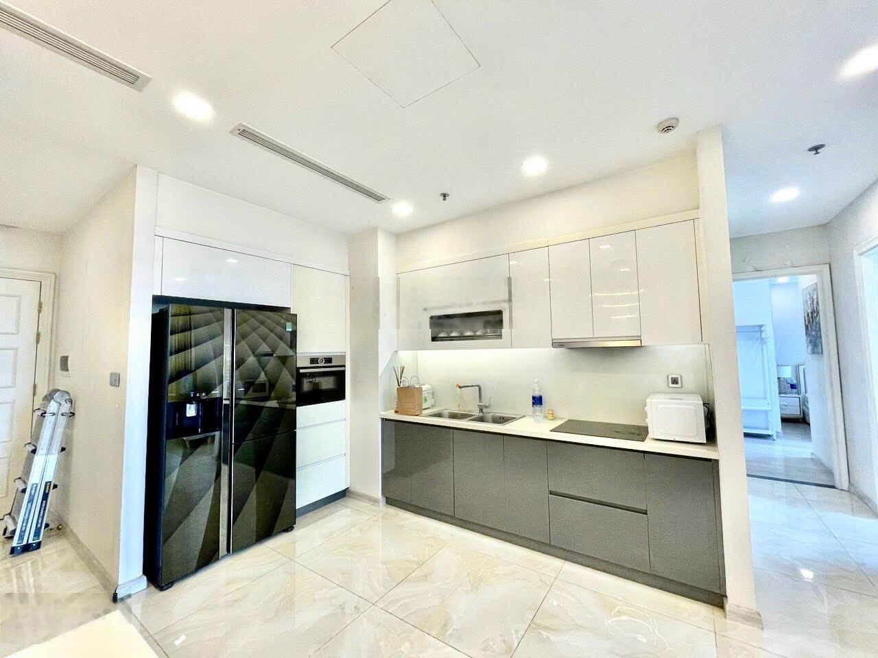 Chính chủ cho thuê gấp CHCC Xi Grand Court Q. 10 DT 75m2, 2PN, 2WC, giá 16tr/th. LH: 0583703266