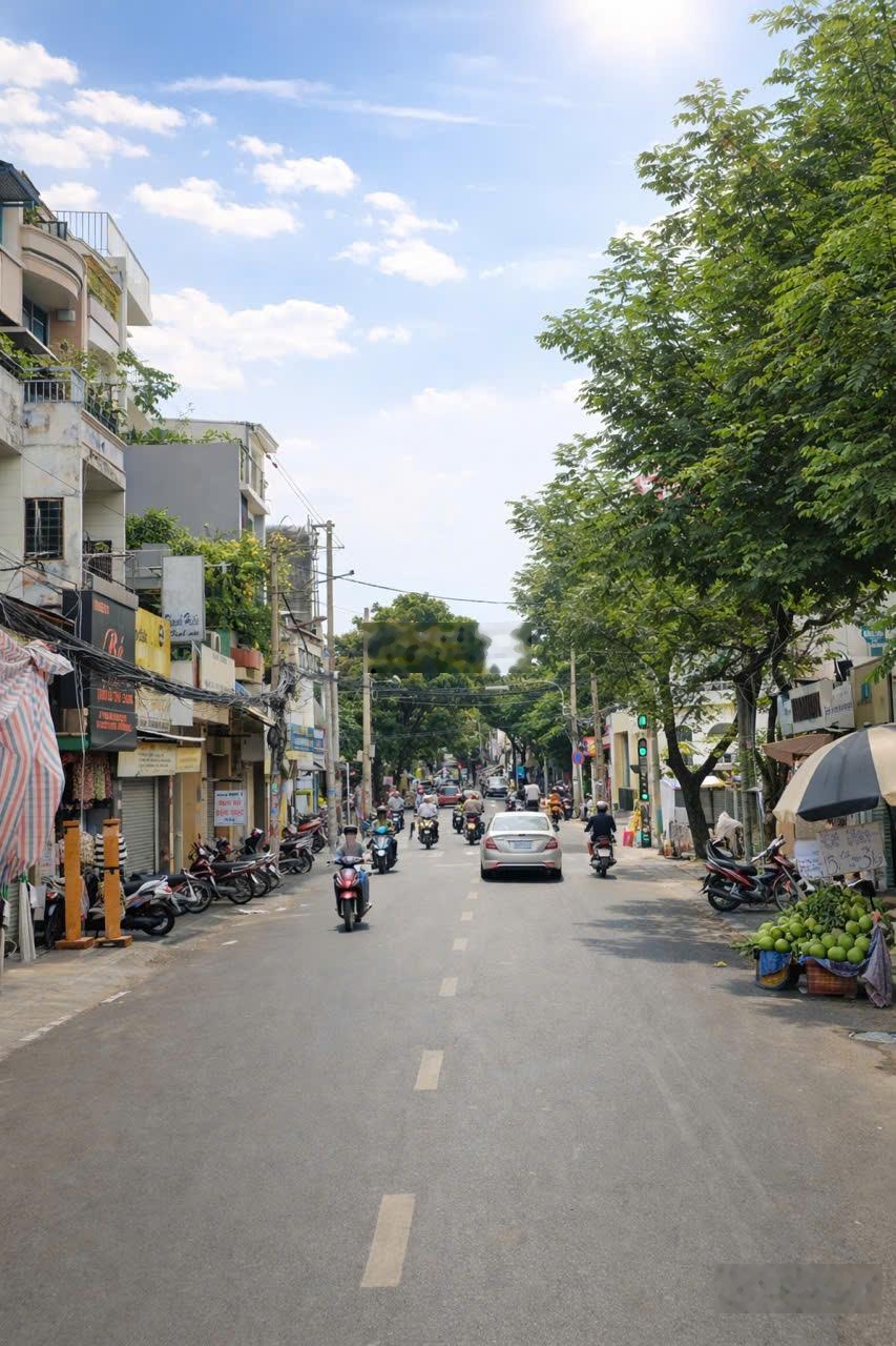 Bán nhà phạm văn hai tân bình 40m2 5 tầng cách mặt tiền 15m - xe hơi đỗ cửa.