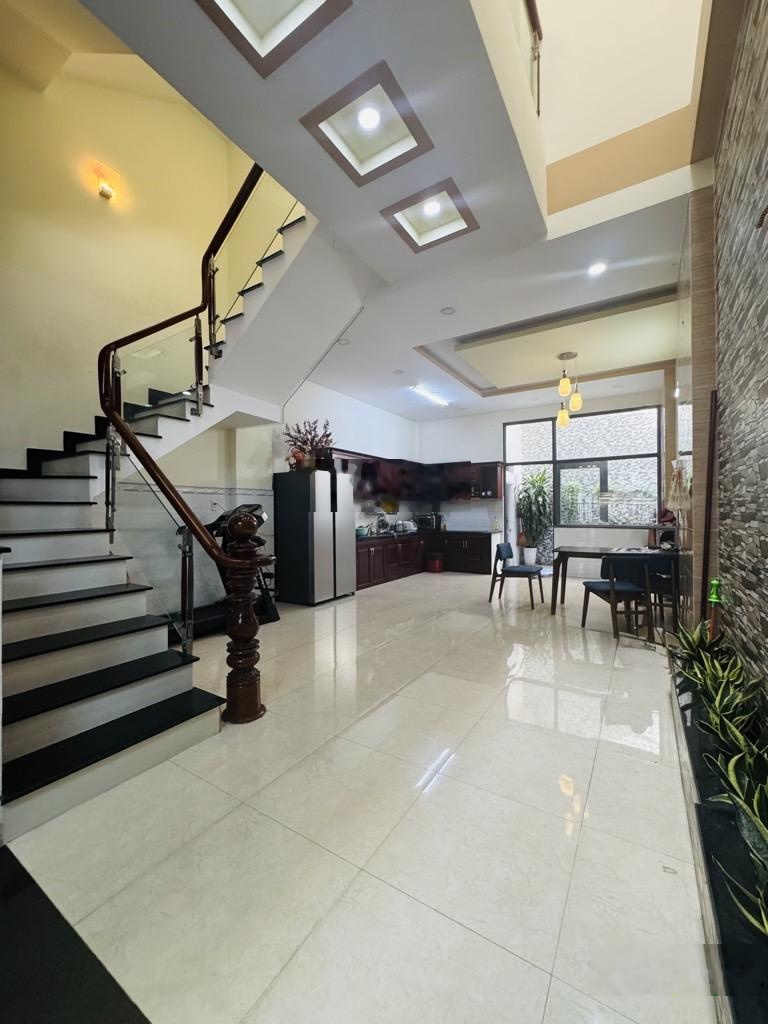Bán gấp nhà đẹp 4 tầng khu tên lửa 85m2 ngang 5.5m đường 5m nhik 5 tỷ