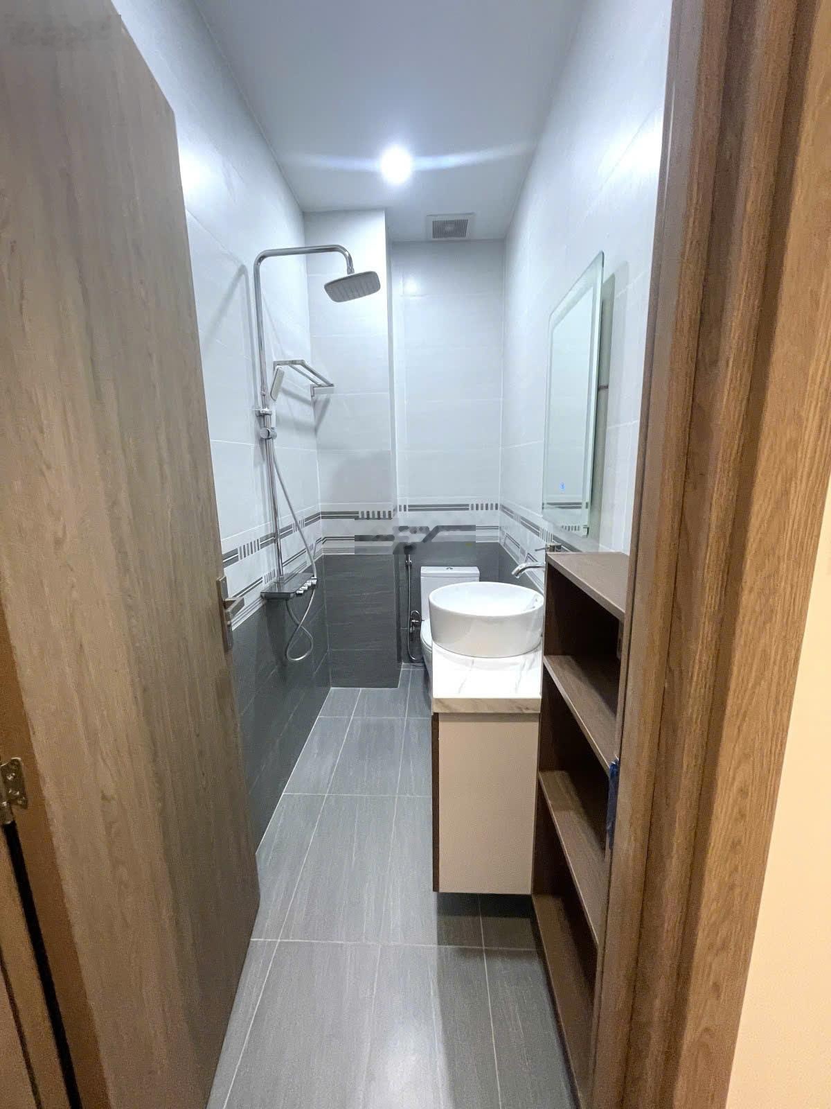 Vip hbp - chdv 4 tầng - khu hồng long 179m (5x39) mt đường số 16 phòng thu 70tr/th