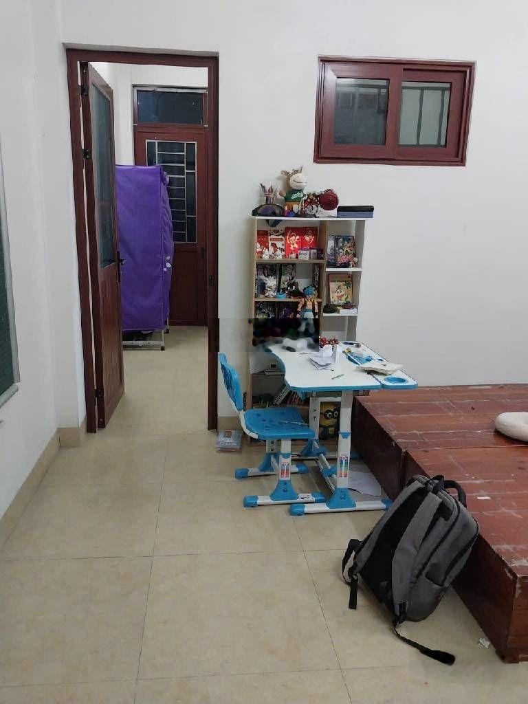 Nhà Thạch Bàn dân xây, ngõ nông, phân khúc hiếm nhà bán, giá tốt