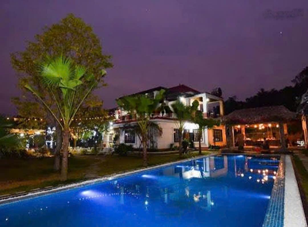 Hiếm! Villa tại Ba Vì, DT 4000 m2, 2 tầng, 3 Bungalow, 1 bể bơi ngoài trời