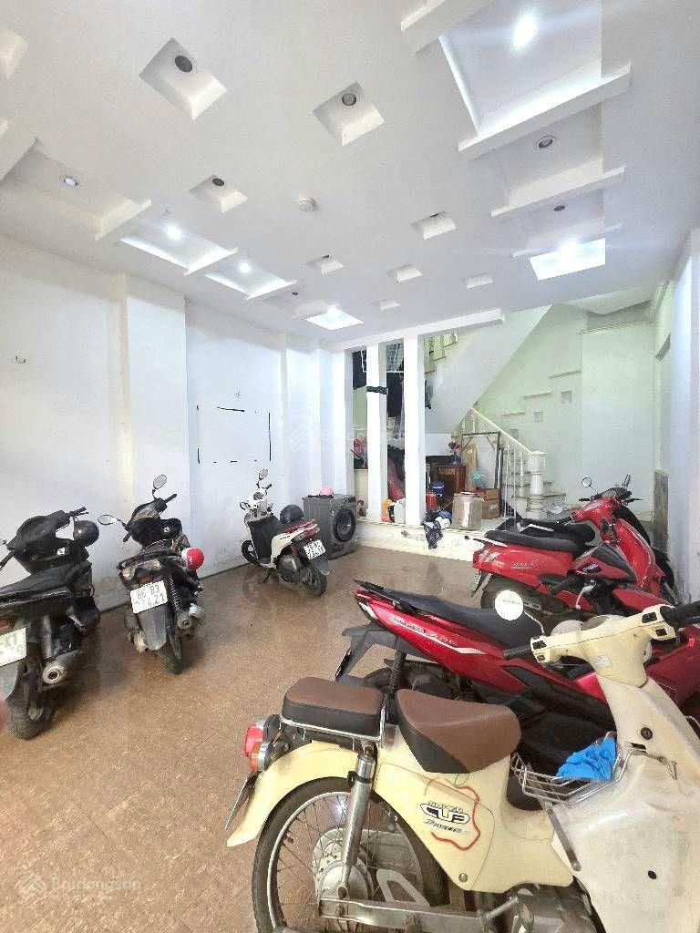 Hxh đậu đỗ ngày đêm-đối diện cv làng hoa-85m2-ngang 5m-5tầng-9pn-nguyễn văn khối p.9 gv-chỉ 11 tỷtl