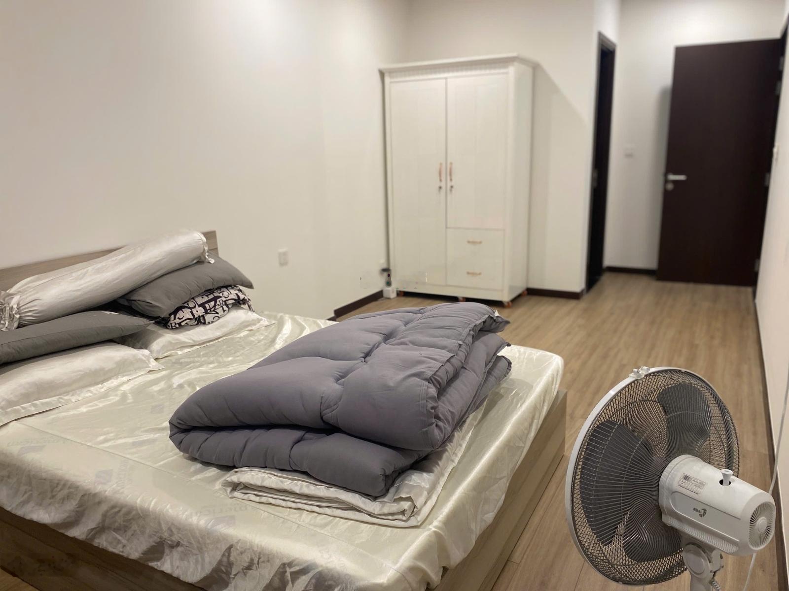 Bán căn hộ Cskyview Chánh Nghĩa TDM 2PN 2WC 74m2 có nội thất tầng cao giá 2.4tỷ sổ hồng sẵn