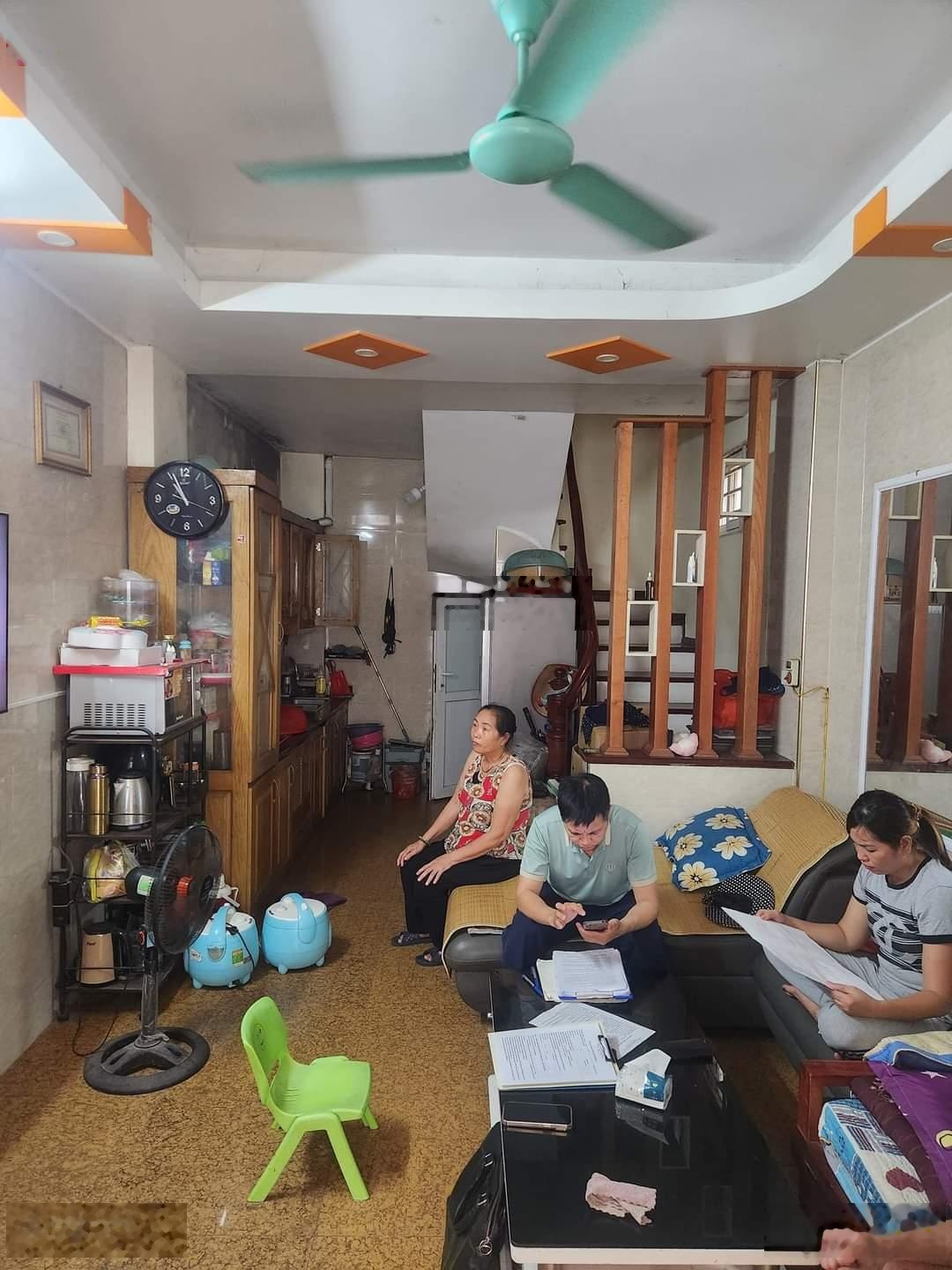 Bán nhà 5 tầng cạnh Trường Múa ,đối diện Trường ĐH Thương Mại giá 8ty LH 0986536900