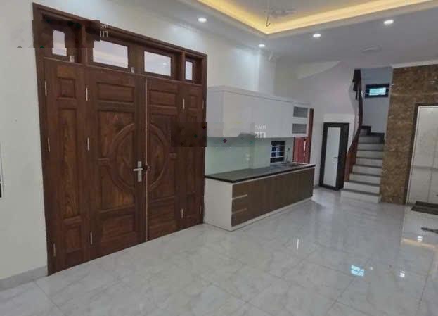 Bán nhà phú thượng- quận tây hồ- cách 1 nhà ra ngõ ô tô, thông- diện tích 40m - giá 9,8 tỷ.