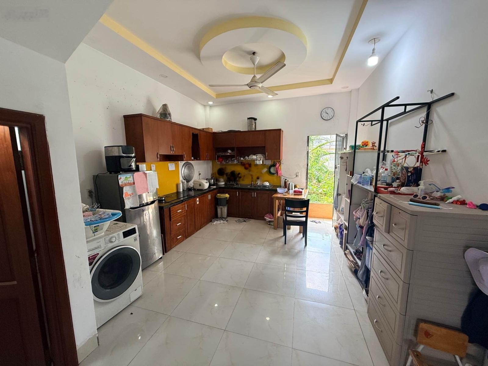 Hẻm xe hơi 213 Đình Phong Phú, 66m2 giá chỉ nhỉnh 5 tỷ