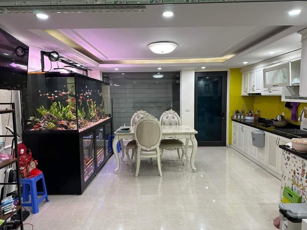 15,7 tỷ bán nhà Văn Quán 60m 5T MT 5m nội thất xịn, gần hồ, sát trường Ban Mai School, sổ cất két