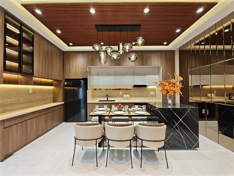 Chỉ 8.7 tỷ có ngay biệt thự phố ngang 8m tại quận 7