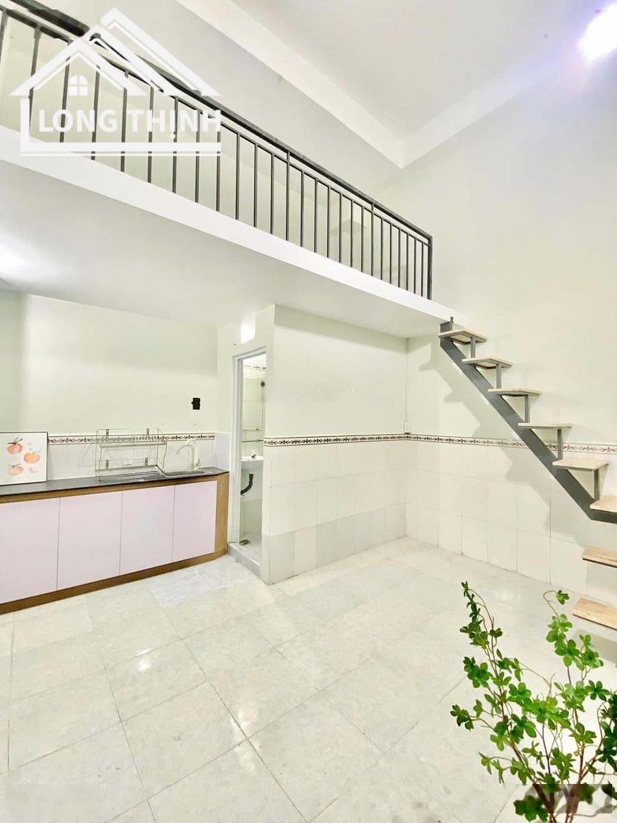 Phòng mới xây giá sinh viên, gần Aeon Tân Phú - Đại học HUIT, Gác cao 2m - có cửa sổ thoáng