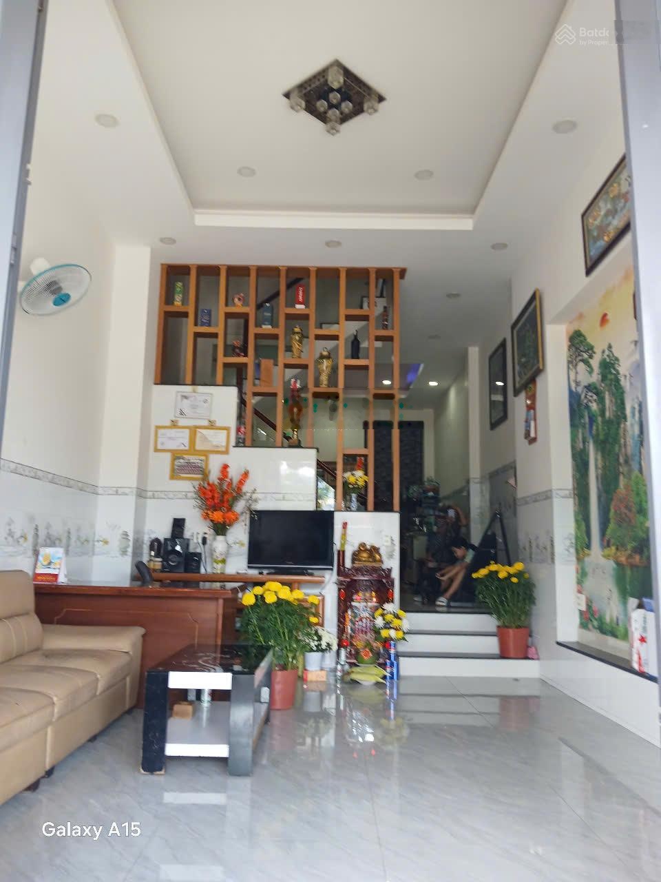 Chính chủ bán nhà mặt tiền Hiệp Thành 43, Quận 12, DT 76m2, 3 tầng, giá chỉ 8.45 tỷ