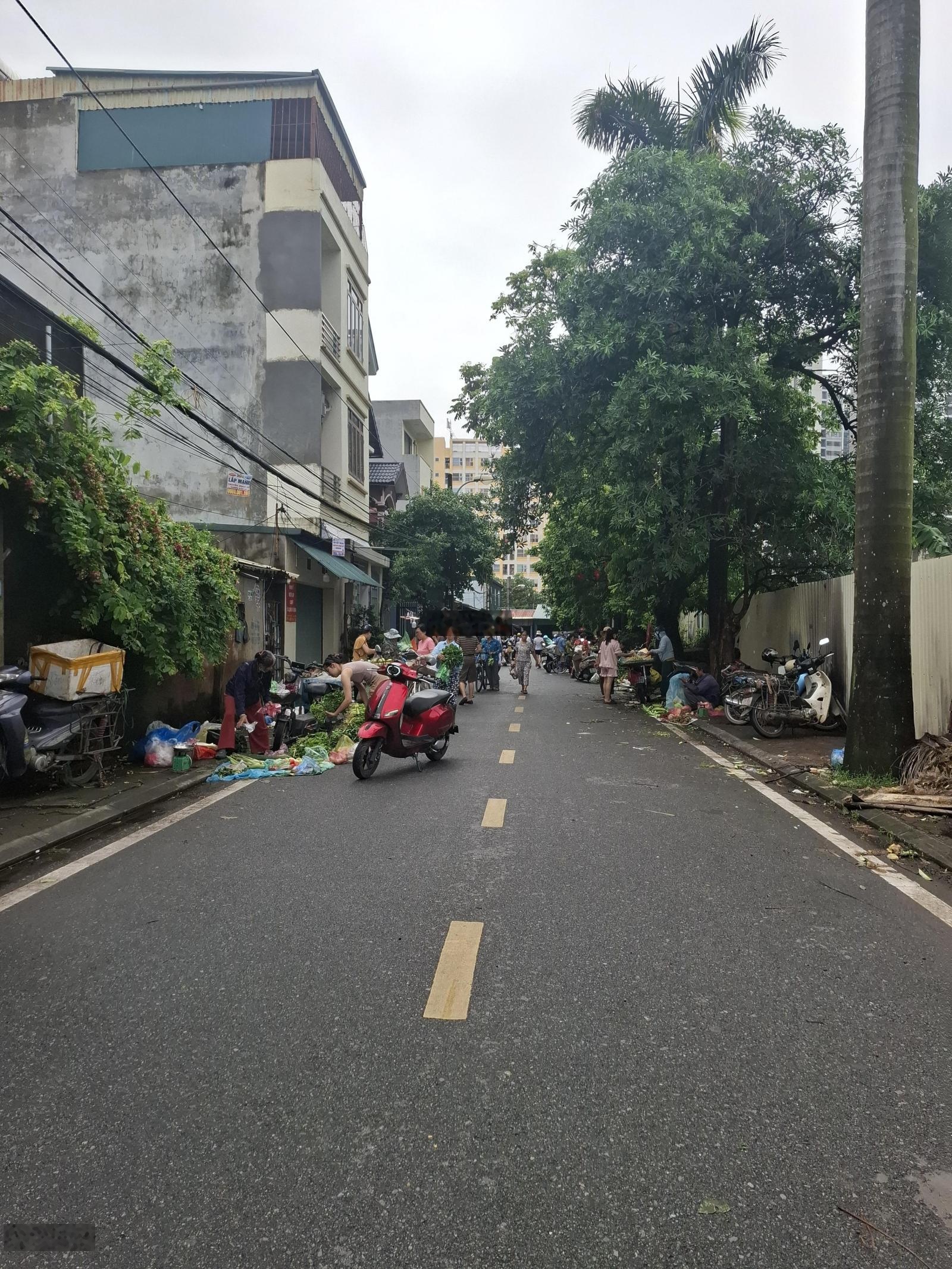 Bán đất Đông Dư xã Bát Tràng Hà Nội diện tích: 56m2 * 4,5m * 6,720 tỷ ôtô vào ra ngay trung tâm