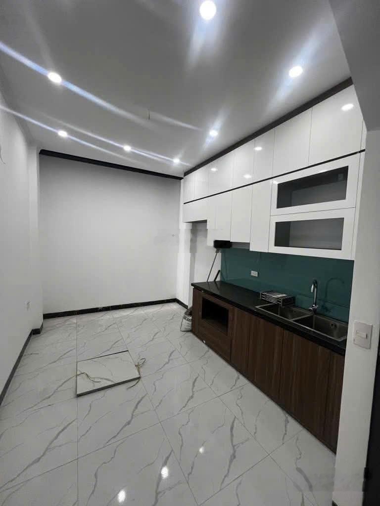Hưng phúc,yên sở,nhà mới koong 5 tầng 6 ngủ, oto lùi cửa,cách phố 30m.gía chào 9.3 tỉ