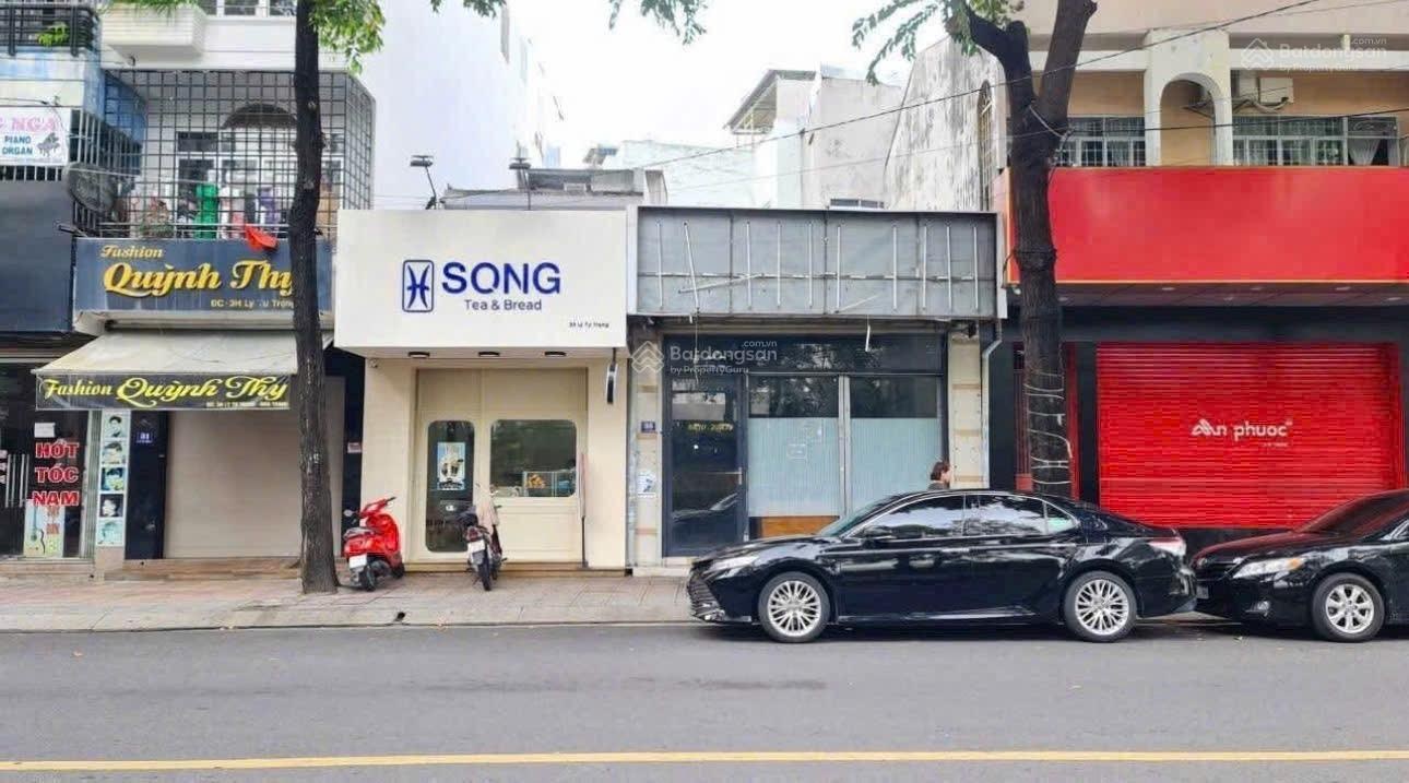 Nhà phố mặt tiền đường Lý Tự Trọng gần biển