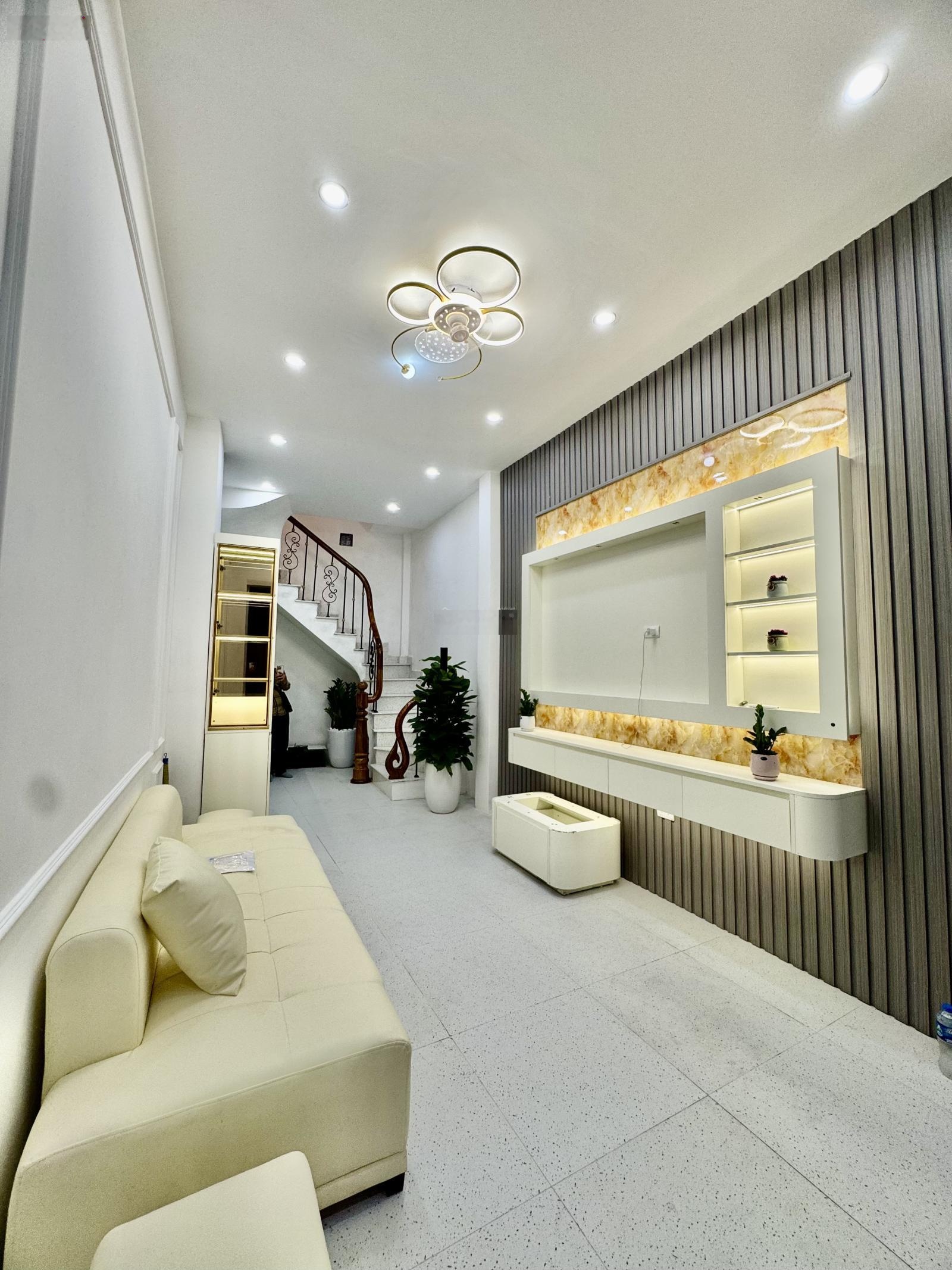 Bán nhà riêng 32 Đội Cấn, Ba Đình, 7,15 tỷ, 26 m2, view đẹp