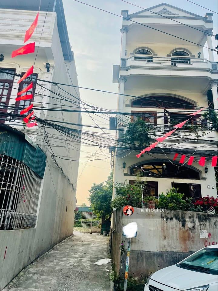 Chính chủ bán đất tặng nhà 3 tầng 82,4m2 siêu phẩm lô góc 3 mặt thoáng tại Hà Khánh, Hạ Long