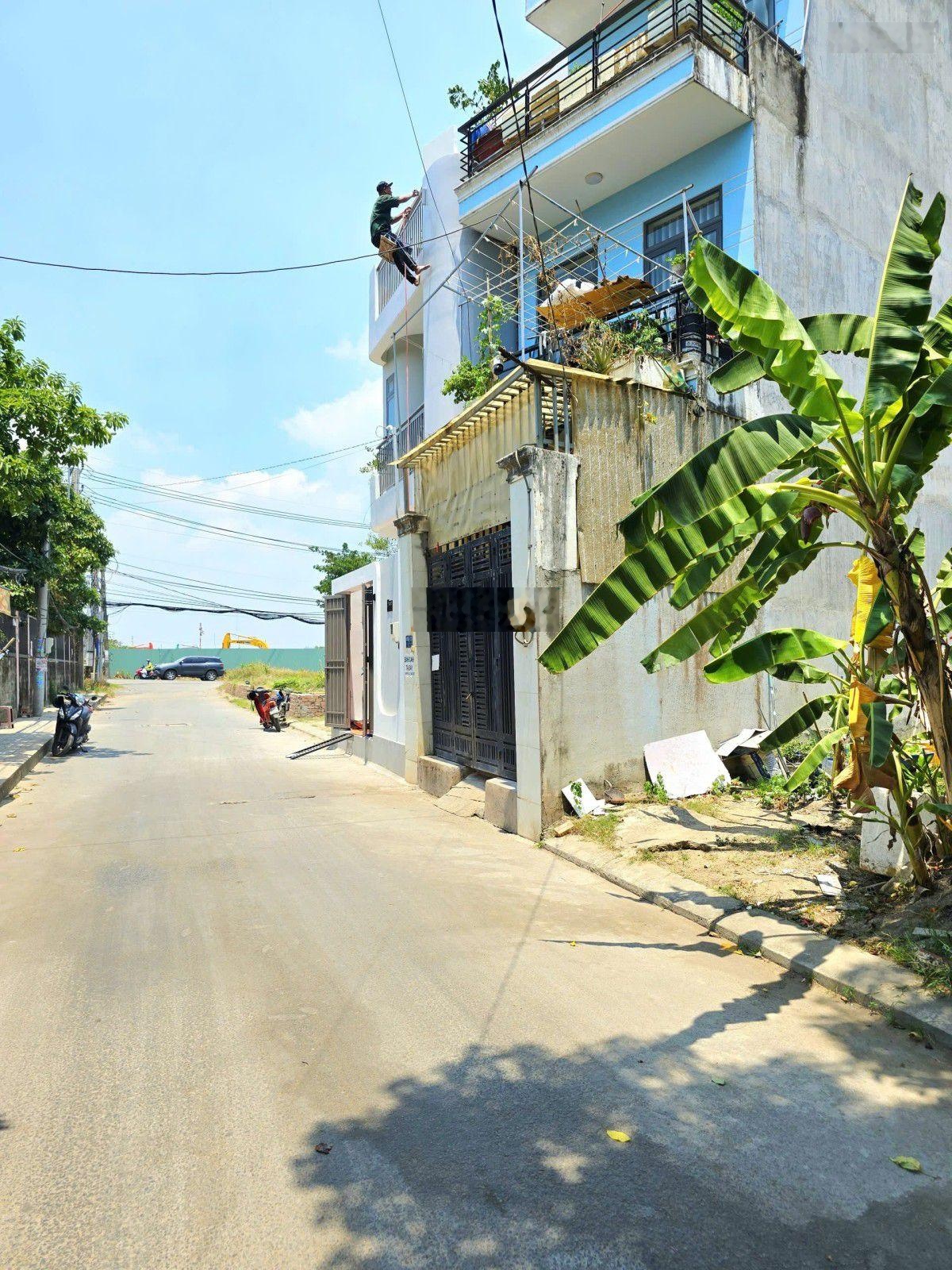 Nhà 3 tầng 67m2, đường ô tô, gần vinhomes grand park. chỉ hơn 3t tl