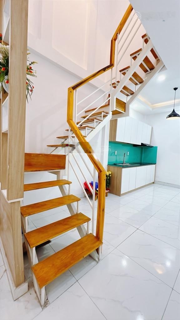 Chủ gấp bán giảm còn 4 tỷ 500tr quận 4, Khánh Hội, 70m ra mặt tiền, 40,3m²( 3 x 14m), 1 trệt 1 lầu