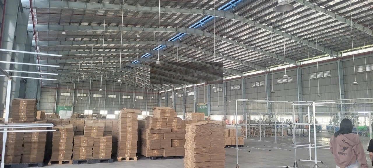 Bán 10.000m kho xưởng mặt tiền tỉnh lộ 8