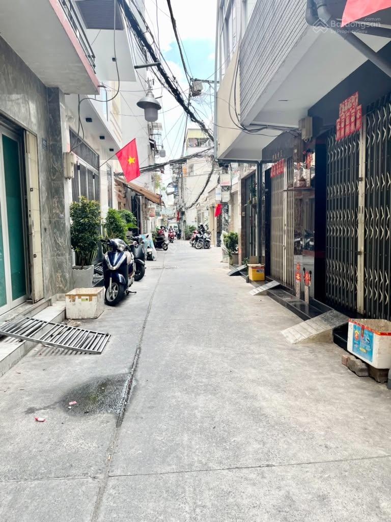 Bán nhà trung tâm quận 10 - xe hơi đậu cửa - 8 phòng cho thuê - nhỉnh 9ty