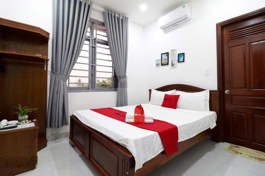Bán KS 25 phòng mặt tiền đường An Phú Đông 9, phường An Phú Đông