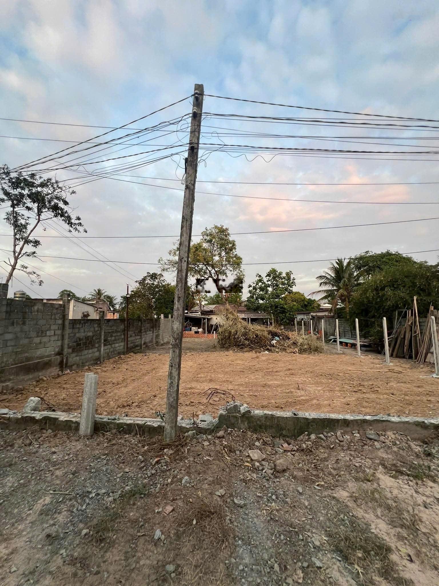 Cần bán 2 lô đất 5m x 29m giá 590 triệu, vị trí tại 1/ đường Huỳnh Thị Hương - Trảng Bàng -Tây Ninh