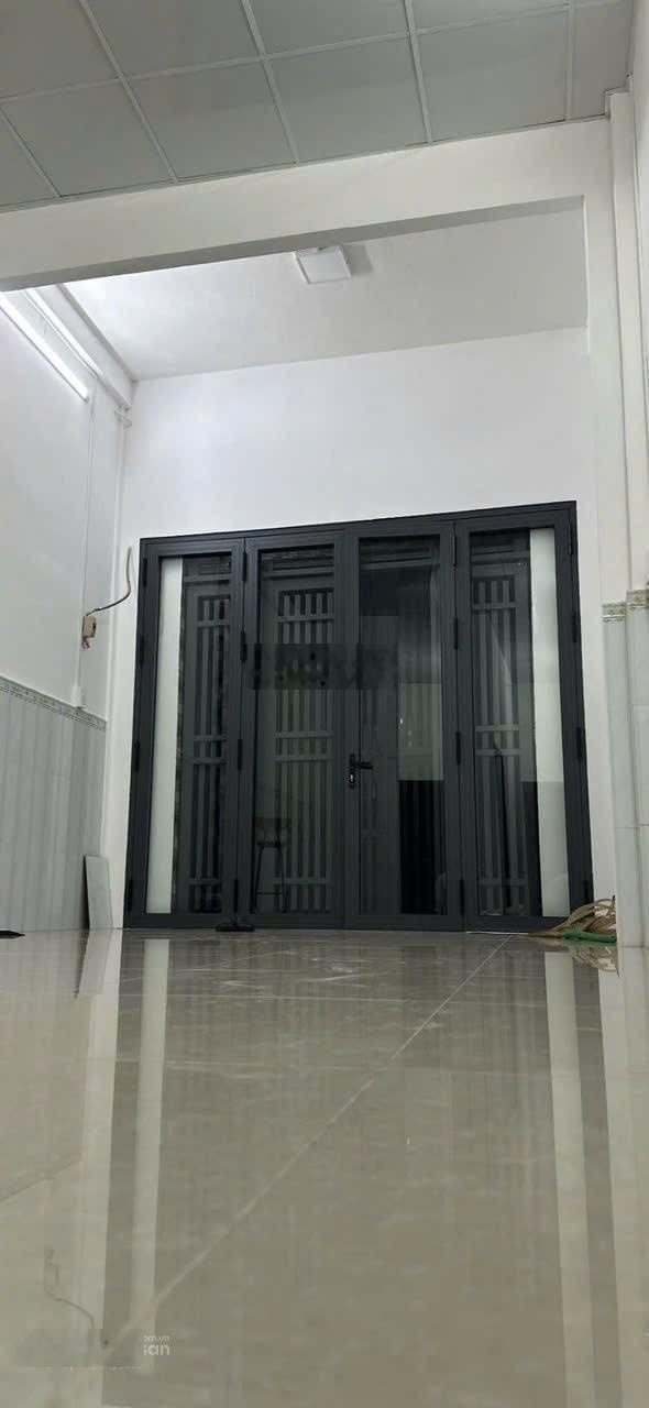 Nhà bán ngay vòng xoay Lê Đại Hành, quận 11. DT 3.5x15m