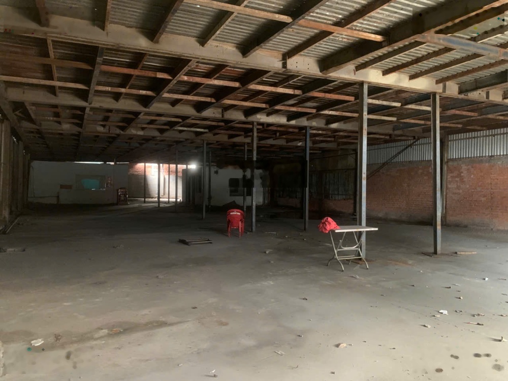Kho xưởng, MBKD, showroom, gara oto tổng DTSD 1.600m2. Vị trí đẹp, giá tốt