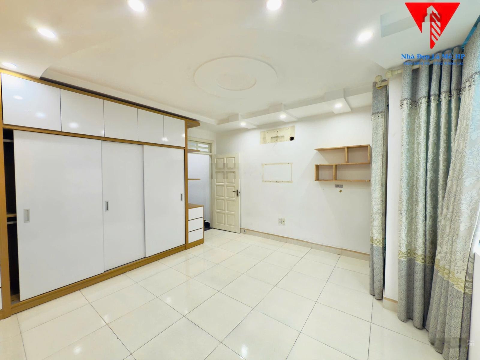 Nhà phố Trần Nguyên Hãn hiếm có căn thứ 2