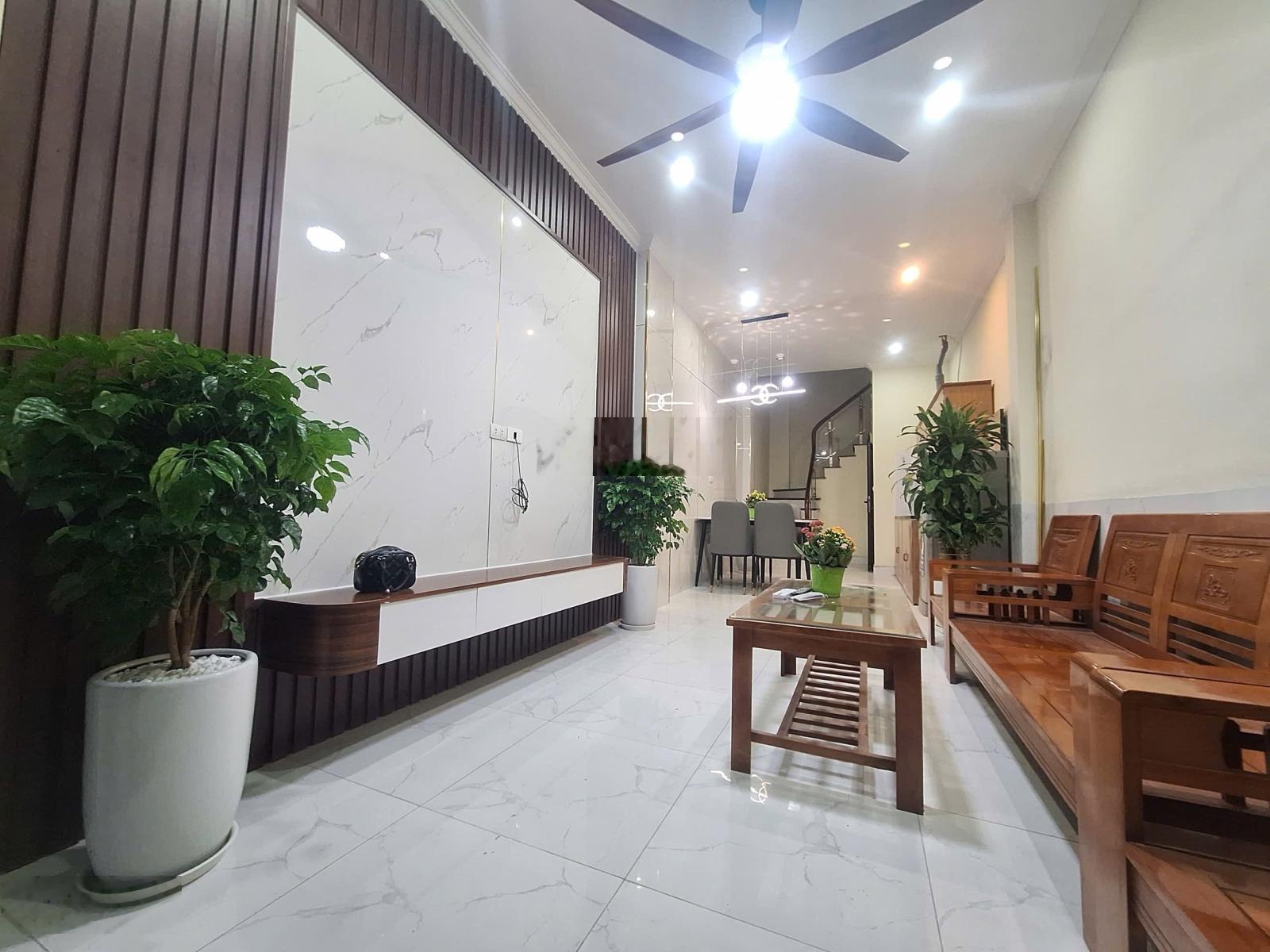 Bán nhà 3 tầng yên nhân đẹp như mơ giá chỉ có 3 tỷ 550